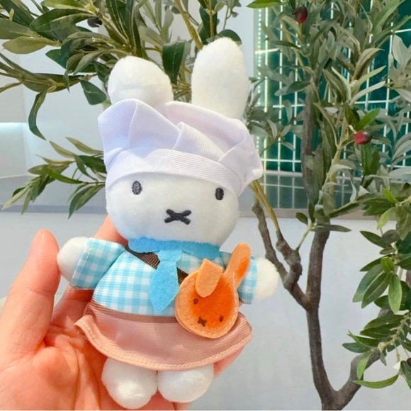 Miffy plush keychain - Picture 1 of 3